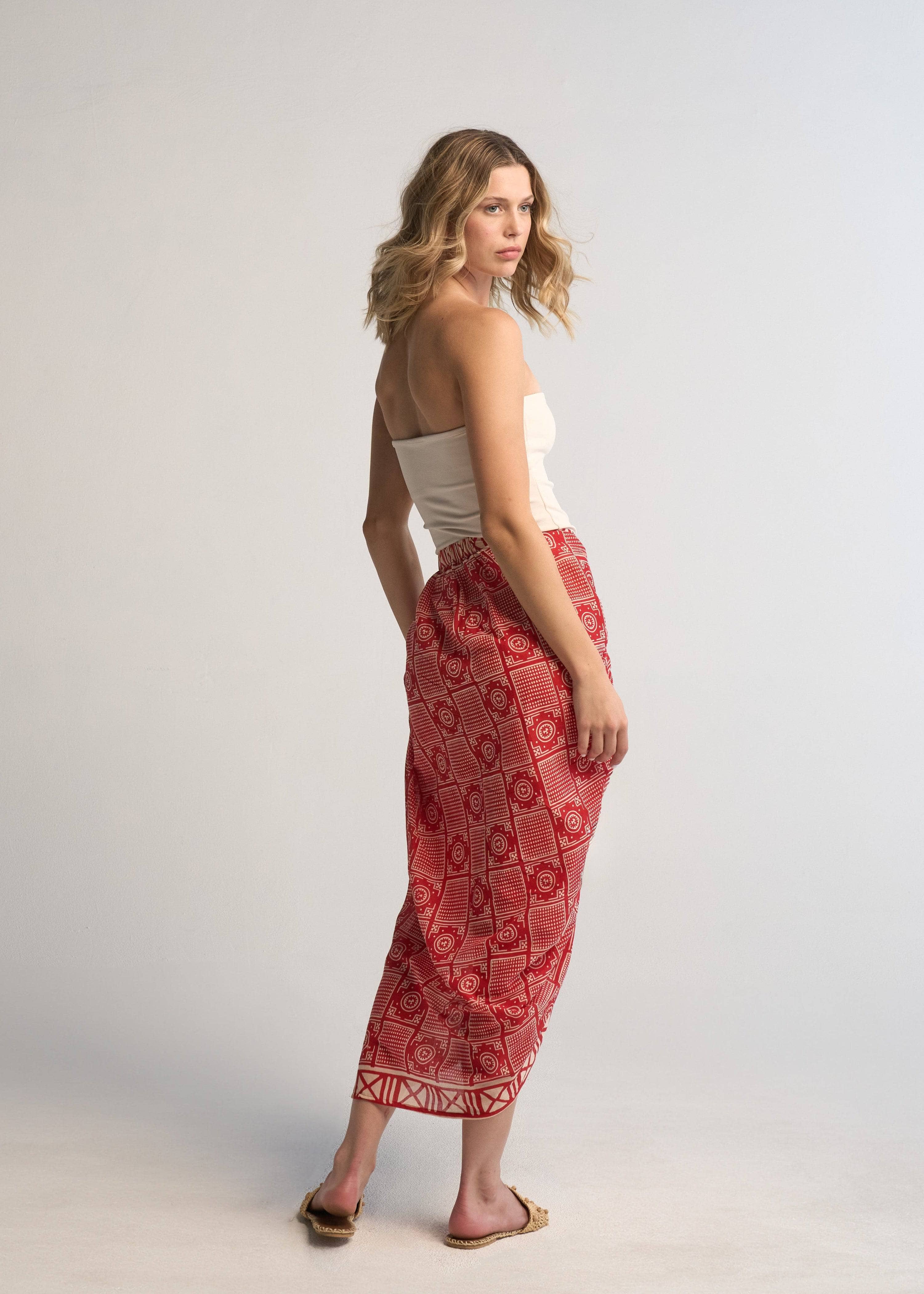Amelia_Pareo_Skirt_Red_6.jpg